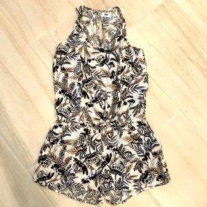 EUC floral leaf printed romper Small Old Navy S